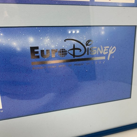 Euro Disney Theme Park Commemorative Passport 1992 - Picture 5 of 7